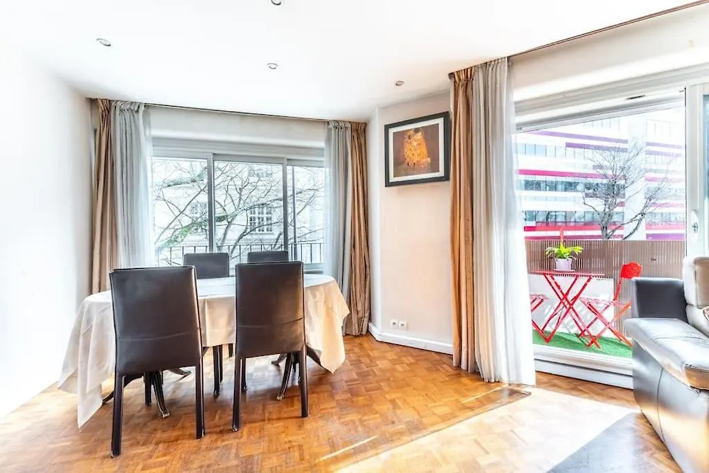 Elegant Appartement Parisien contacts